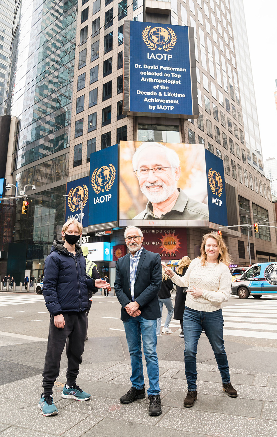 David Fetterman ’76 (CLAS) celebrated his award for Anthropologist of the Decade and Lifetime Achievement from the International Association of Top Professionals in Times Square, New York City, with his family.