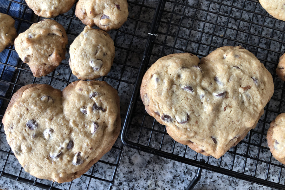 heart-shaped chocolate chip cookies